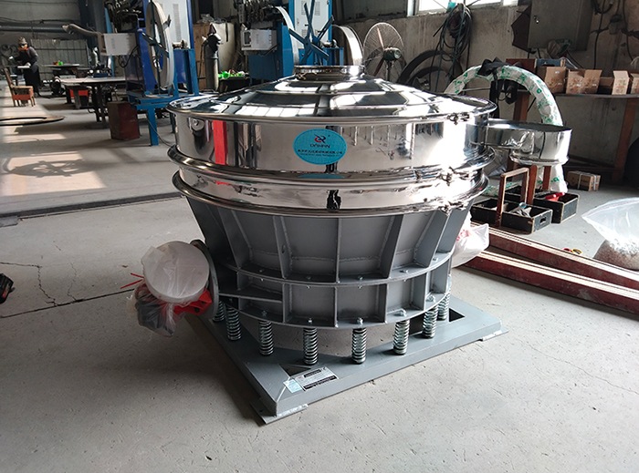 直徑1000mm直排篩與物料接觸的部分為304不銹鋼材質(zhì)適合篩分一些食品,化工,醫(yī)藥等行業(yè)的篩分要求。