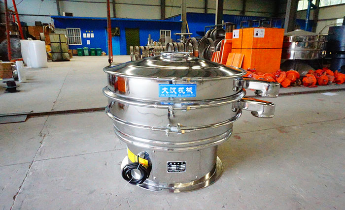 全不銹鋼振動篩采用304不銹鋼材質,利用不銹鋼材質的耐氧化,防腐蝕的特點,實現物料的篩分目的。